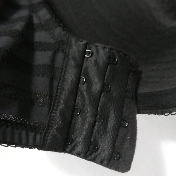 DEESSE LINGERIE | 42 DD | Black and Grey Striped Full Coverage Bra | Underwire - Picture 16 of 16